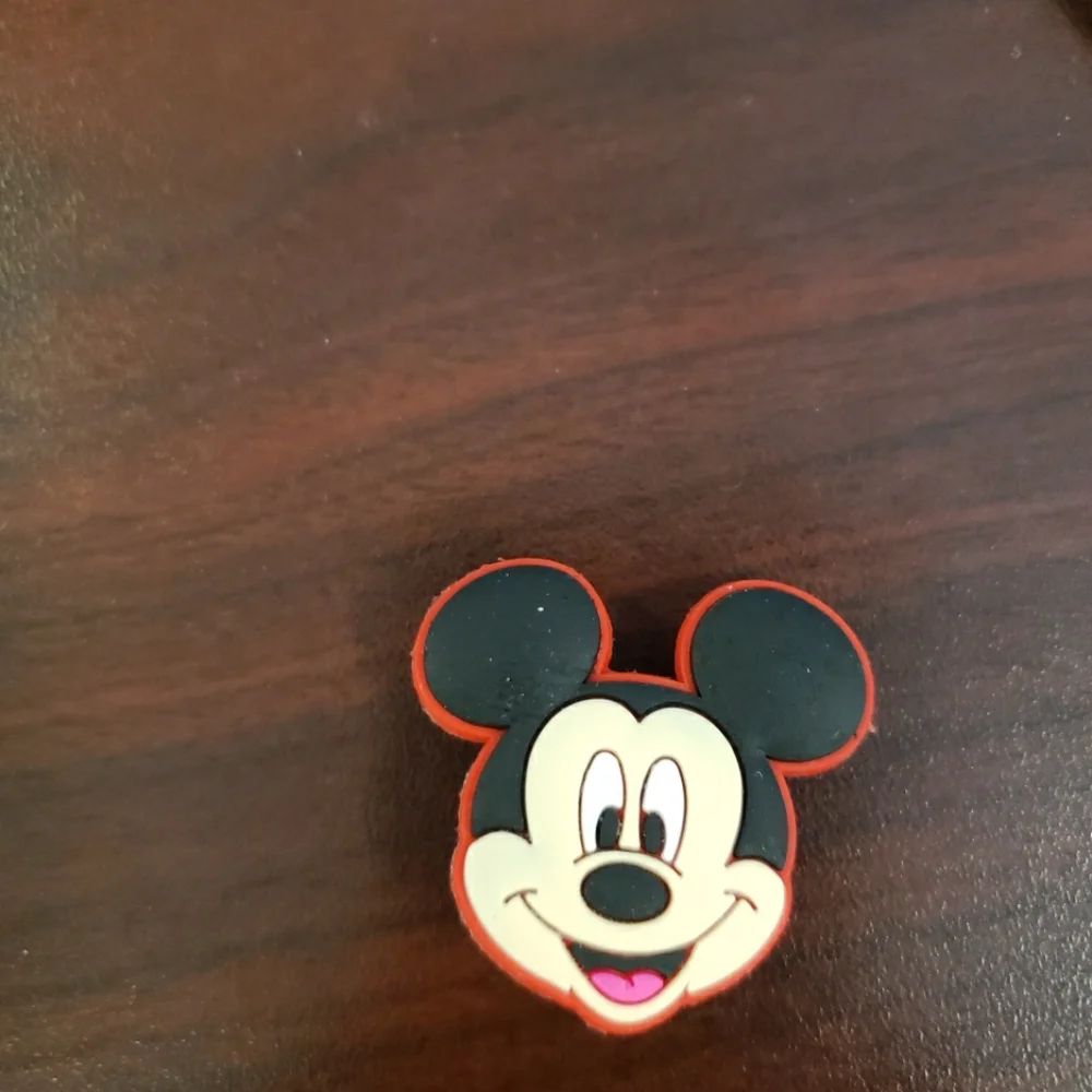 New Set of 8 Disney Shoe Charms
